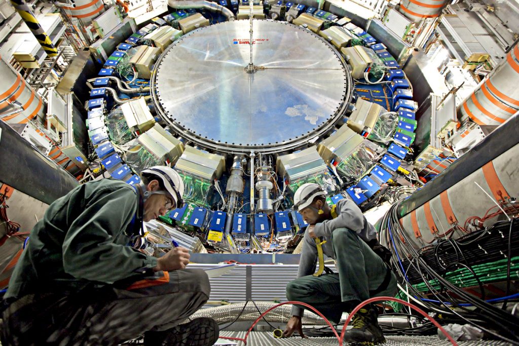 ПРВО МЕРЕЊЕ МАСЕ W БОЗOНА СА ВИСОКОМ ПРЕЦИЗНОШЋУ НА LHC-У