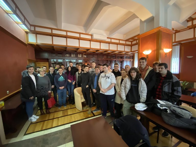 VISITS: Students of the Electrical Engineering High School ”Nikola Tesla” at the Institute of Physics