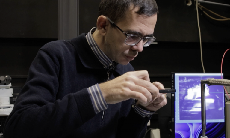 ПОГЛЕД У ФИЗИКУ: Истраживачки задаци за будуће физичаре